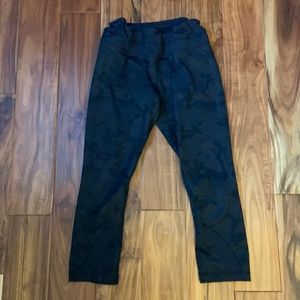 Lululemon Womens Ladies Black Camouflage Running Leggings Pants Size 6 EUC